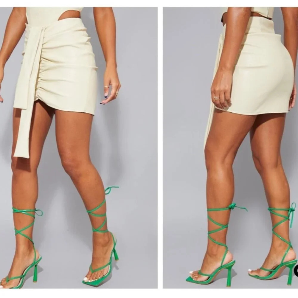 NWT PRETTYLITTLETHING Cream Faux Leather V Front Ruched Mini Skirt